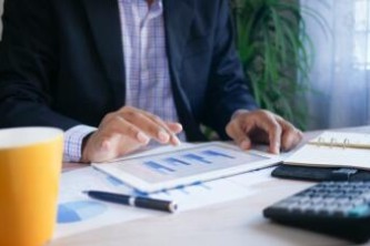 社保多少年可以领退休金？