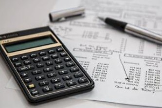 中介贷款没下来需要支付合同中的违约金吗？